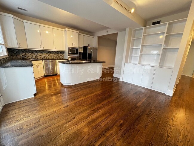 1423 W Oakdale Ave in Chicago, IL - Building Photo - Building Photo