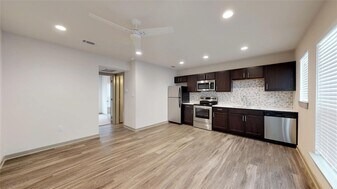 6304 Prospect Ave, Unit 202 in Dallas, TX - Building Photo