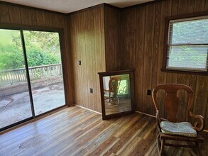 123 Harbor Dr, Unit Goodwinapt in Newport, NC - Building Photo - Building Photo