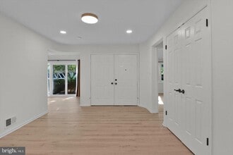 915 Chanticleer in Cherry Hill Township, NJ - Building Photo - Building Photo
