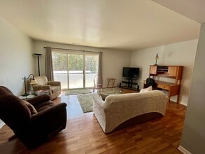 3622 Lakeshore Dr in St. Joseph, MI - Building Photo - Building Photo