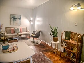 904 Chevy Chase Dr in San Antonio, TX - Building Photo - Building Photo