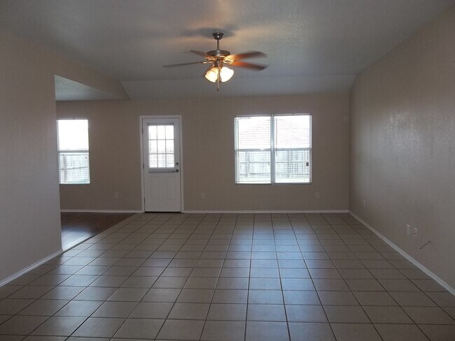 2111 S Madison Ct in Belton, TX - Building Photo - Building Photo