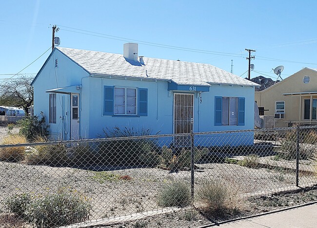property at 631 W Cholla Ave