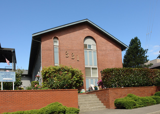 Meydenbauer Court Apartments in Bellevue, WA - Foto de edificio - Building Photo