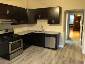 1038 W Roscoe St, Unit 3F in Chicago, IL - Building Photo - Building Photo