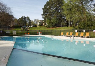 The Villages of Lake Boone Trail in Raleigh, NC - Foto de edificio - Building Photo