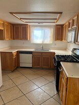 2142 18th Ave in Delano, CA - Building Photo