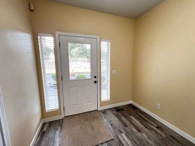 7412 64th St Ct W in University Place, WA - Building Photo - Building Photo