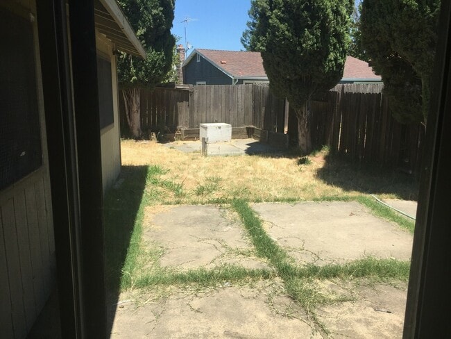 5321 Shortway Dr in Sacramento, CA - Building Photo - Building Photo