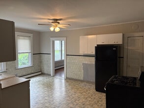 528 Stanley St in New Britain, CT - Building Photo - Building Photo