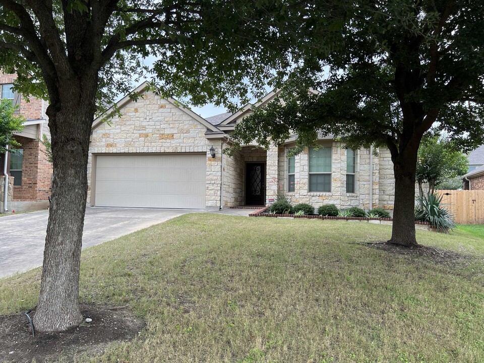 3104 Dusty Chisolm Trail in Pflugerville, TX - Building Photo