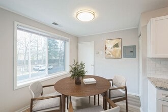 Eagle Rock Apartments at West Springfield in Springfield, VA - Building Photo - Building Photo