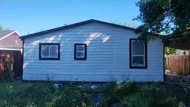 2135 Marfa Ave in Dallas, TX - Building Photo - Building Photo