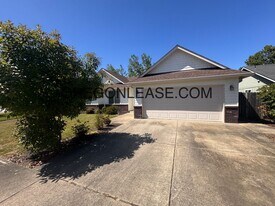 6049 Pine Ridge Pl in Eugene, OR - Building Photo