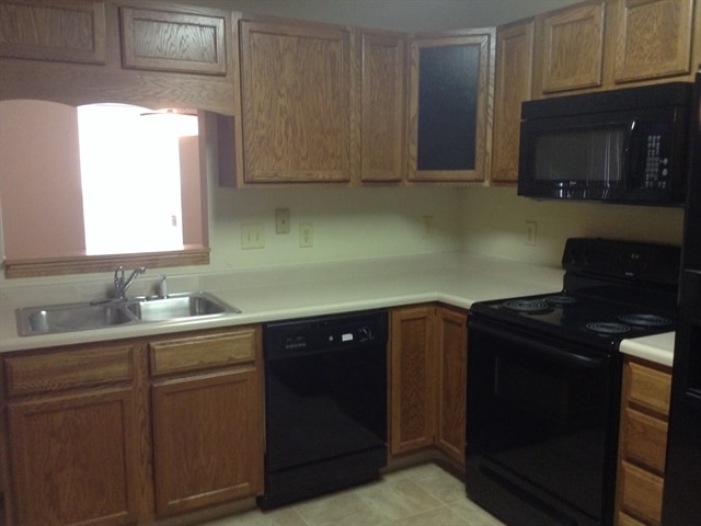 10928 Affirmed Dr in Indianapolis, IN - Foto de edificio - Building Photo