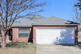 721 King St in Cedar Hill, TX - Building Photo