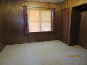 322 McGoodwin Ave, Unit Apartment B in Warrensburg, MO - Building Photo - Building Photo