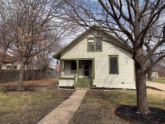 property at 911 17th St