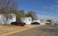 Meadowbrook in Charlotte, NC - Foto de edificio - Building Photo