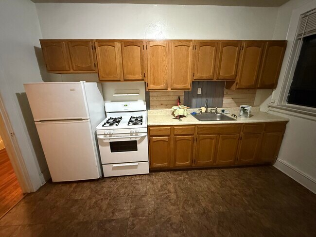 403 Chestnut St, Unit B5 in Roselle Park, NJ - Building Photo - Building Photo