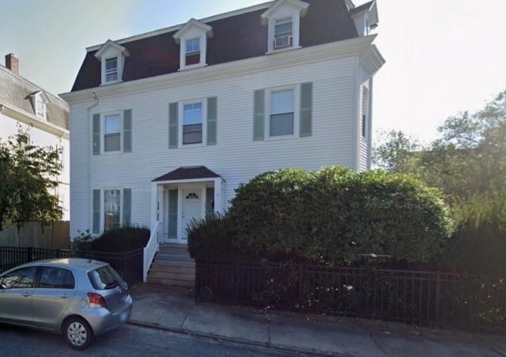 13 Rhode Island Ave in Newport, RI - Building Photo