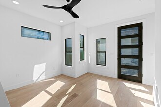 2916 E 13th St in Austin, TX - Building Photo - Building Photo