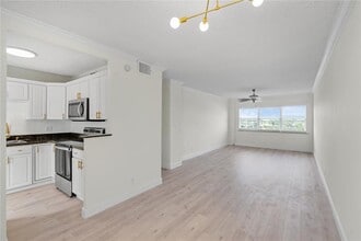 2555 NE 11th St in Fort Lauderdale, FL - Building Photo - Building Photo