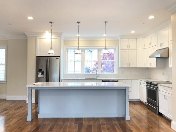 43 Mansfield St in Boston, MA - Building Photo