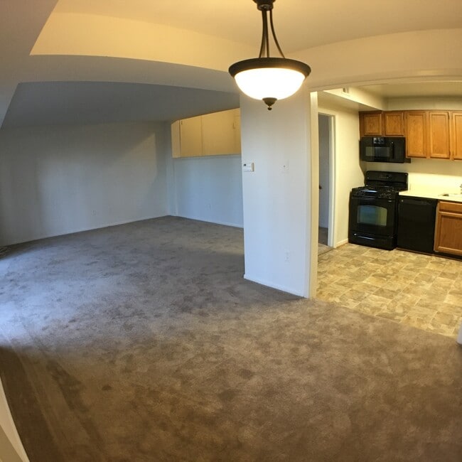 14632 Bauer Dr in Rockville, MD - Building Photo - Building Photo