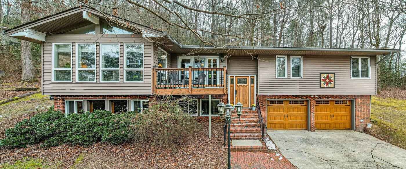 40 Lochencove Ridge Rd in Brevard, NC - Building Photo