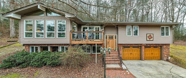 property at 40 Lochencove Ridge Rd