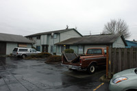 Greenlane Apartments in Portland, OR - Building Photo - Building Photo