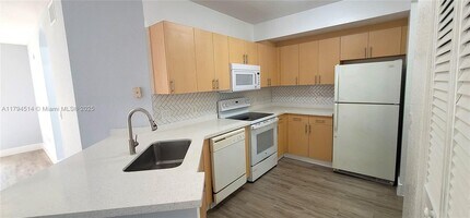 704 Belmont Ln in North Lauderdale, FL - Building Photo - Building Photo