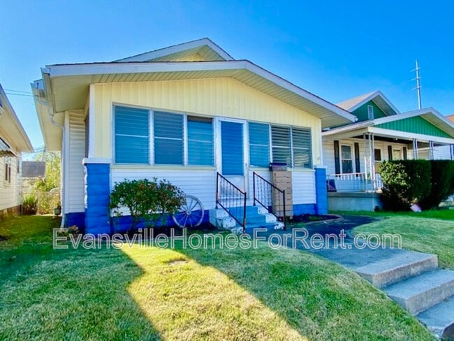 property at 809 E Iowa St