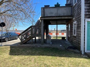 9 County Rd in Barrington, RI - Building Photo - Building Photo