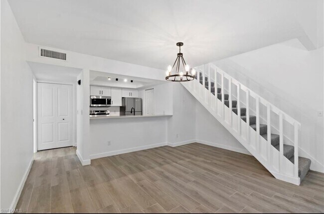 6213 Timberwood Cir in Ft. Myers, FL - Building Photo - Building Photo