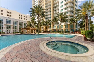 1745 E Hallandale Beach Blvd, Unit 2302 in Hallandale Beach, FL - Building Photo - Building Photo