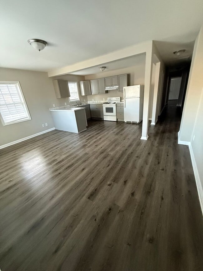 200 E Club Blvd in Durham, NC - Building Photo - Building Photo