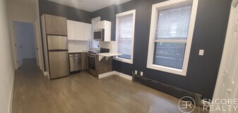 24 Phillips St in Boston, MA - Building Photo