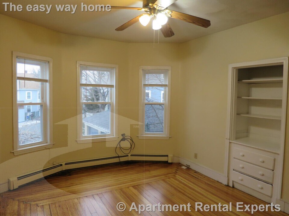 471 Medford St in Somerville, MA - Building Photo