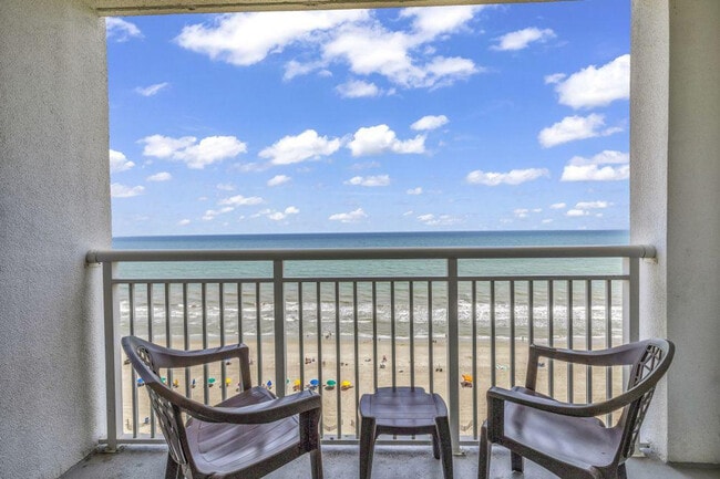 2000 N Ocean Blvd in Myrtle Beach, SC - Building Photo - Building Photo