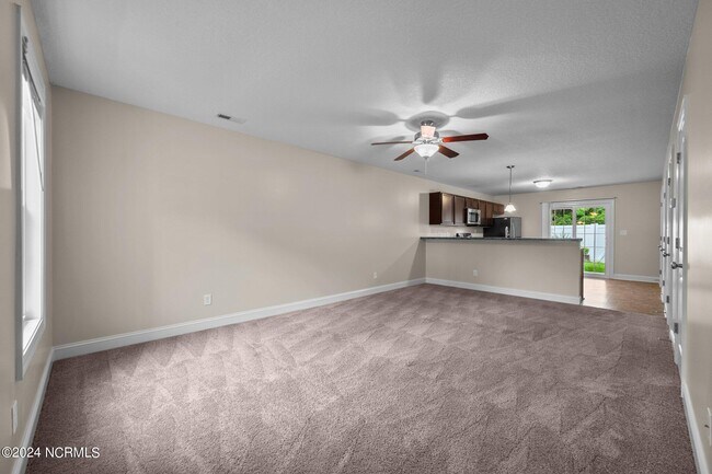235 E Murrow Ln in Jacksonville, NC - Building Photo - Building Photo