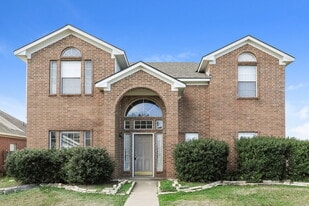 1723 Country Crest Ln in Mansfield, TX - Building Photo
