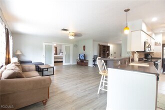 77 Cardinal Dr in North Fort Myers, FL - Building Photo - Building Photo