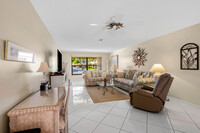 4555 Nutmeg Tree Ln in Boynton Beach, FL - Foto de edificio - Building Photo