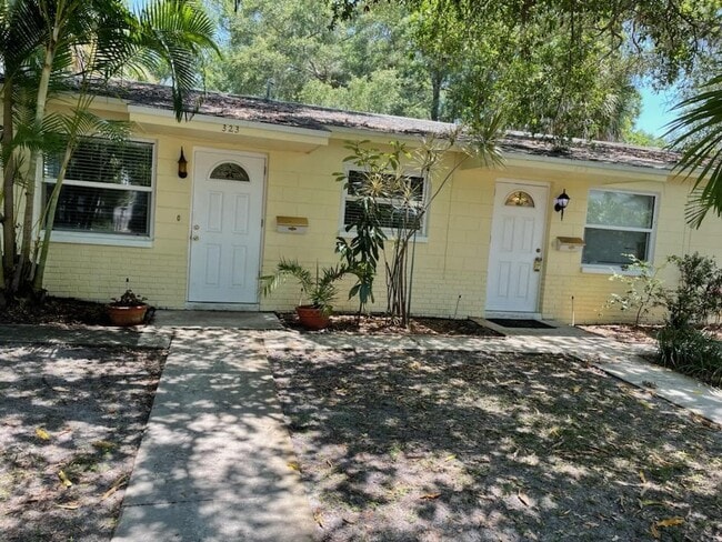 323 13th Ave NE, Unit 323