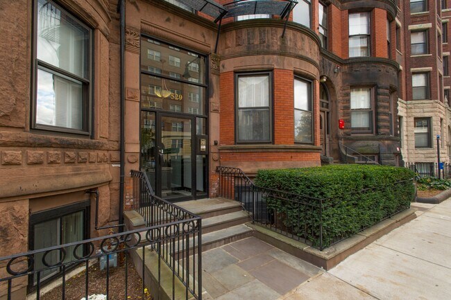 529 Beacon St, Unit 4A in Boston, MA - Building Photo - Building Photo