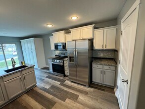 1608 Hollyhock Cir in Farmington, UT - Building Photo - Building Photo