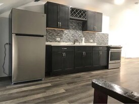 5849 W Midway Park, Unit 3rd floor in Chicago, IL - Building Photo